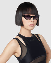 Load image into Gallery viewer, GD0024 CAT-EYE SUNGLASSES: Unisex Sunglasses Black | GCDS
